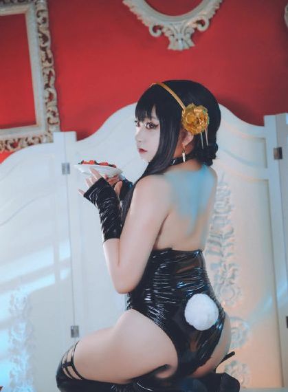 欧洲日韩美女黄色视频_高清迅雷下载